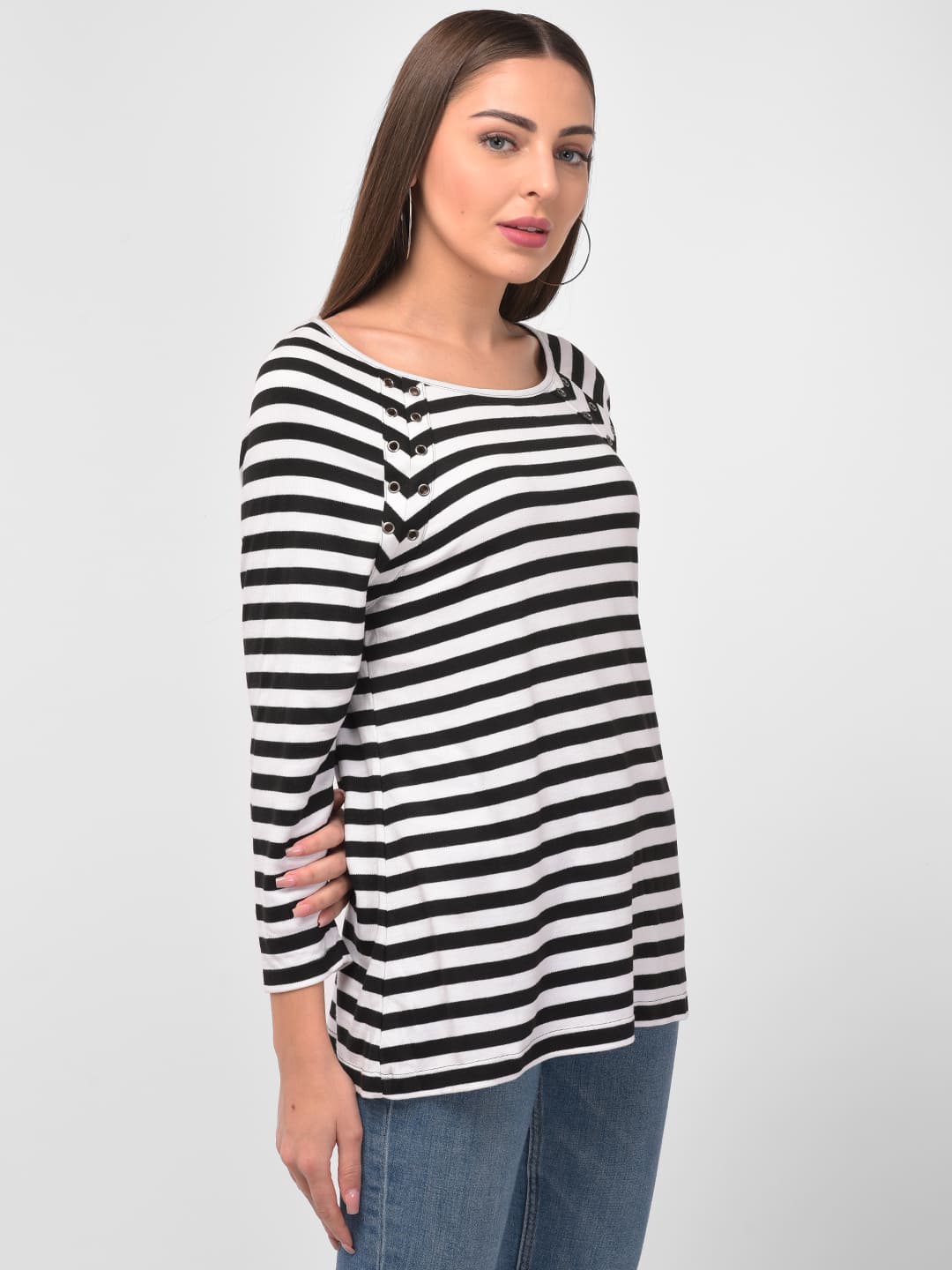 Women Round Neck Stripe Pearl Top